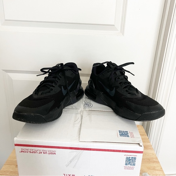 Nike Air Max Men's Black Athletic Sneakers 10 - Picture 3 of 16